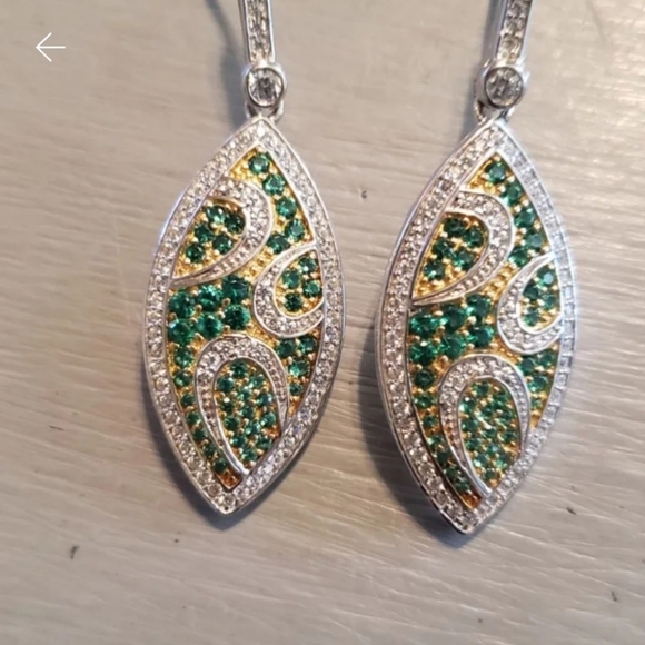 Jewelry - Sterling silver earrings Hp🔥🔥🔥